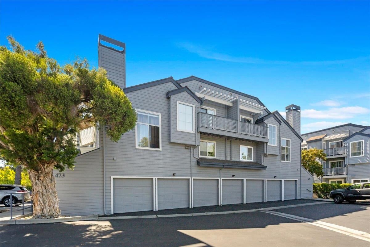 Property Photo:  473 Cork Harbour Circle F  CA 94065 