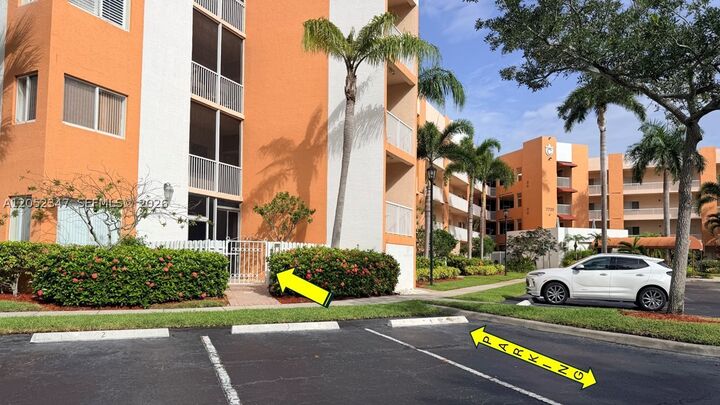 Property Photo:  7735 Yardley Dr 101  FL 33321 