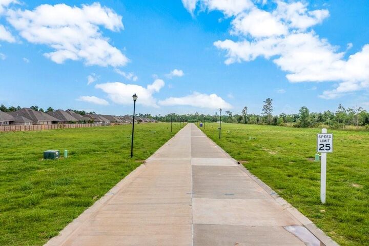 Property Photo: Lakewood Pointe (12) Lane LA 70605