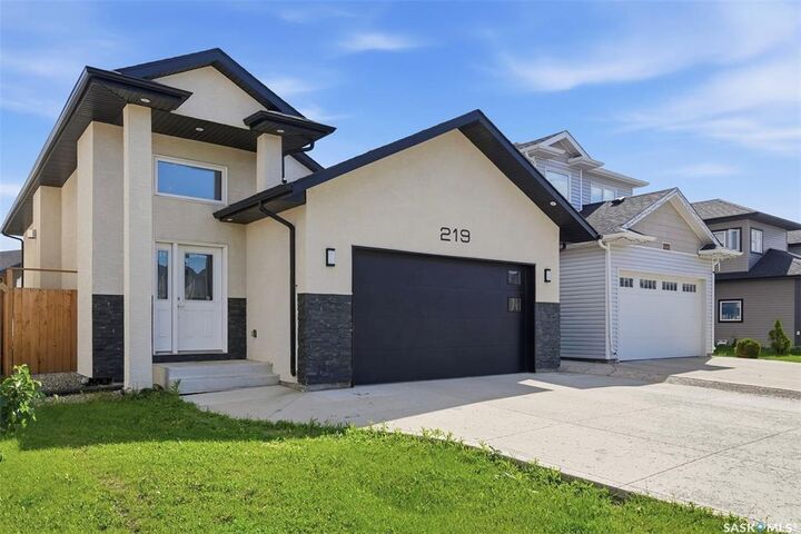 Property Photo: 219 Ells Crescent SK S7L 6J4