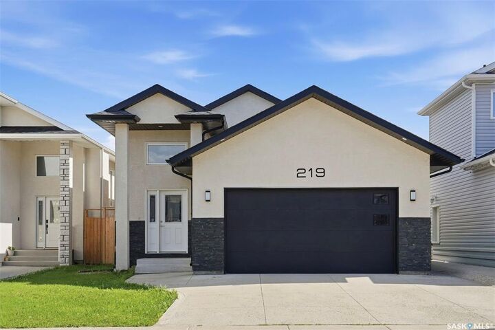 Property Photo: 219 Ells Crescent SK S7L 6J4
