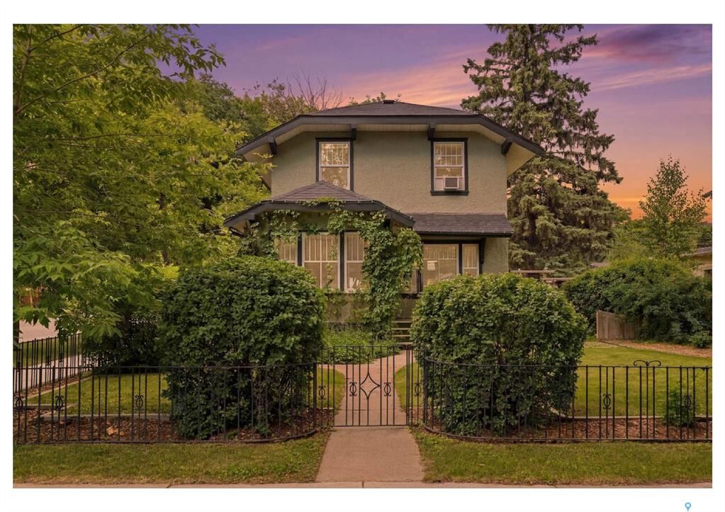 Property Photo: 322 29th Street W SK S7L 0M1