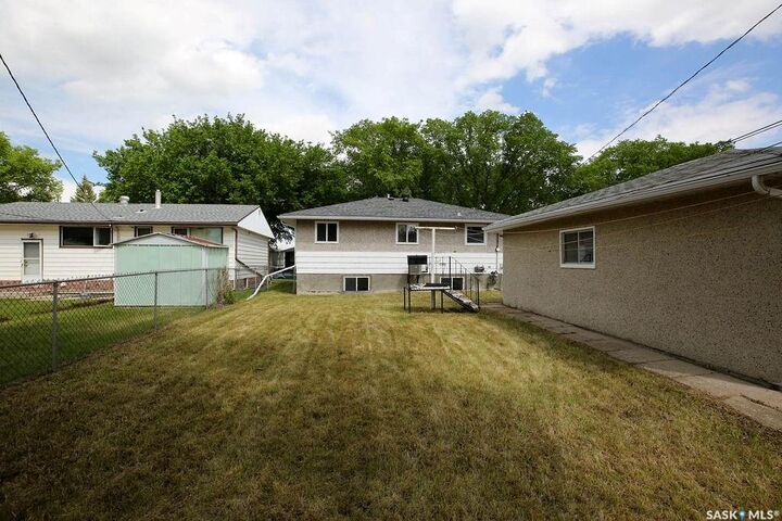 Property Photo: 1046 Lindsay Street SK S4N 3A9