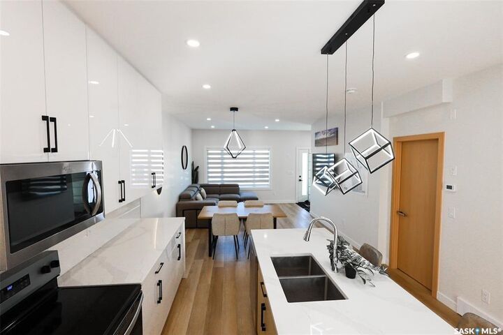 Property Photo: 1543 Richardson Road SK S7M 0W9