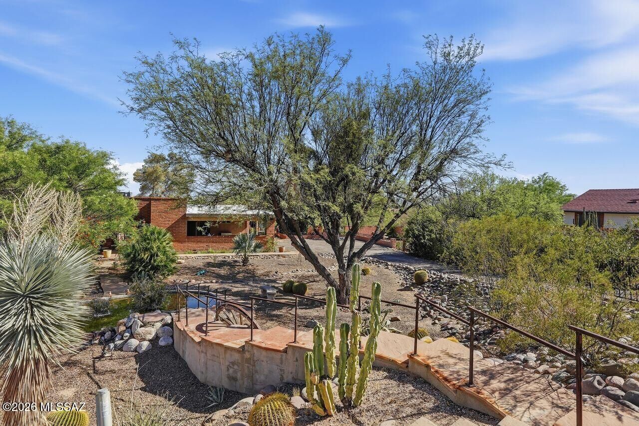 Property Photo:  1441 W Placita Las Palmas  AZ 85704 