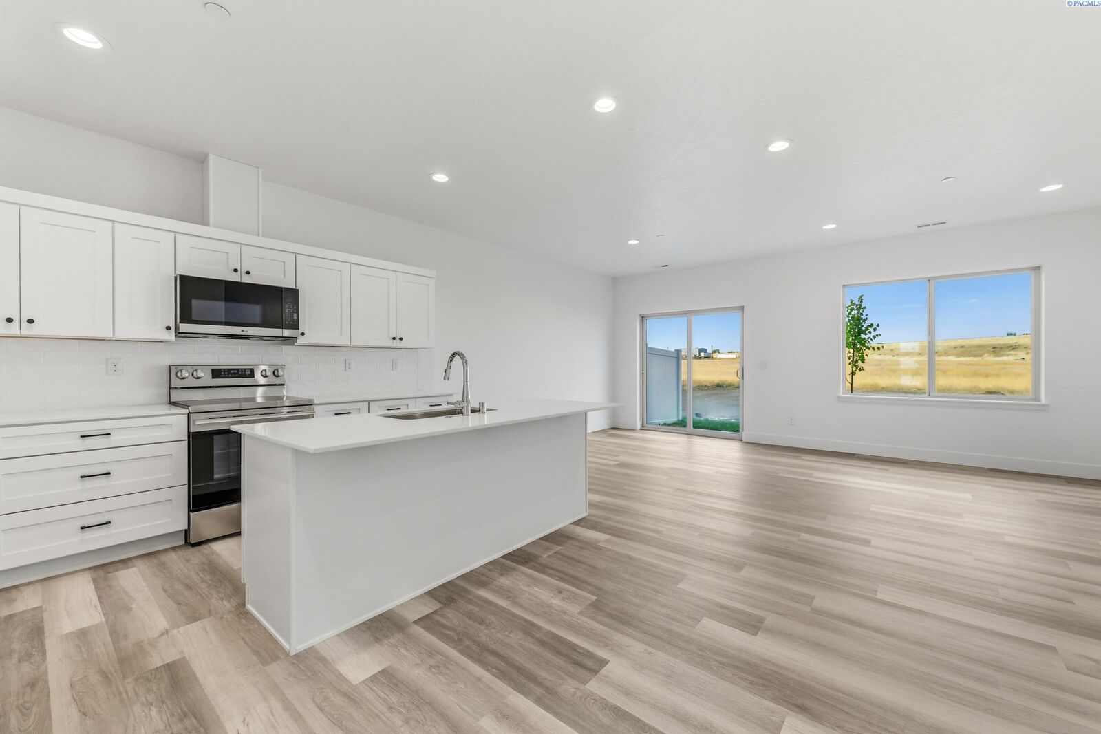 Property Photo:  4433 Road 114  WA 99301 