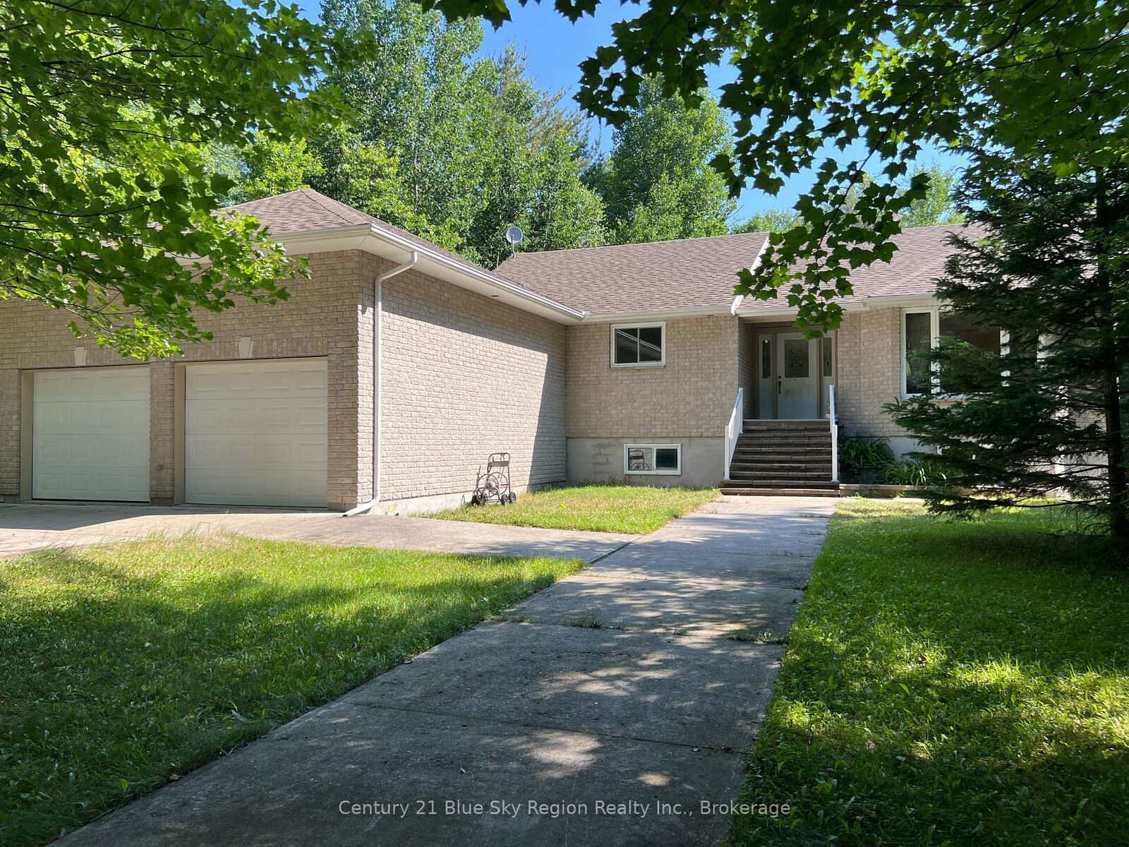 Property Photo: 1518 Pinecreek Road S ON P0H 1H0