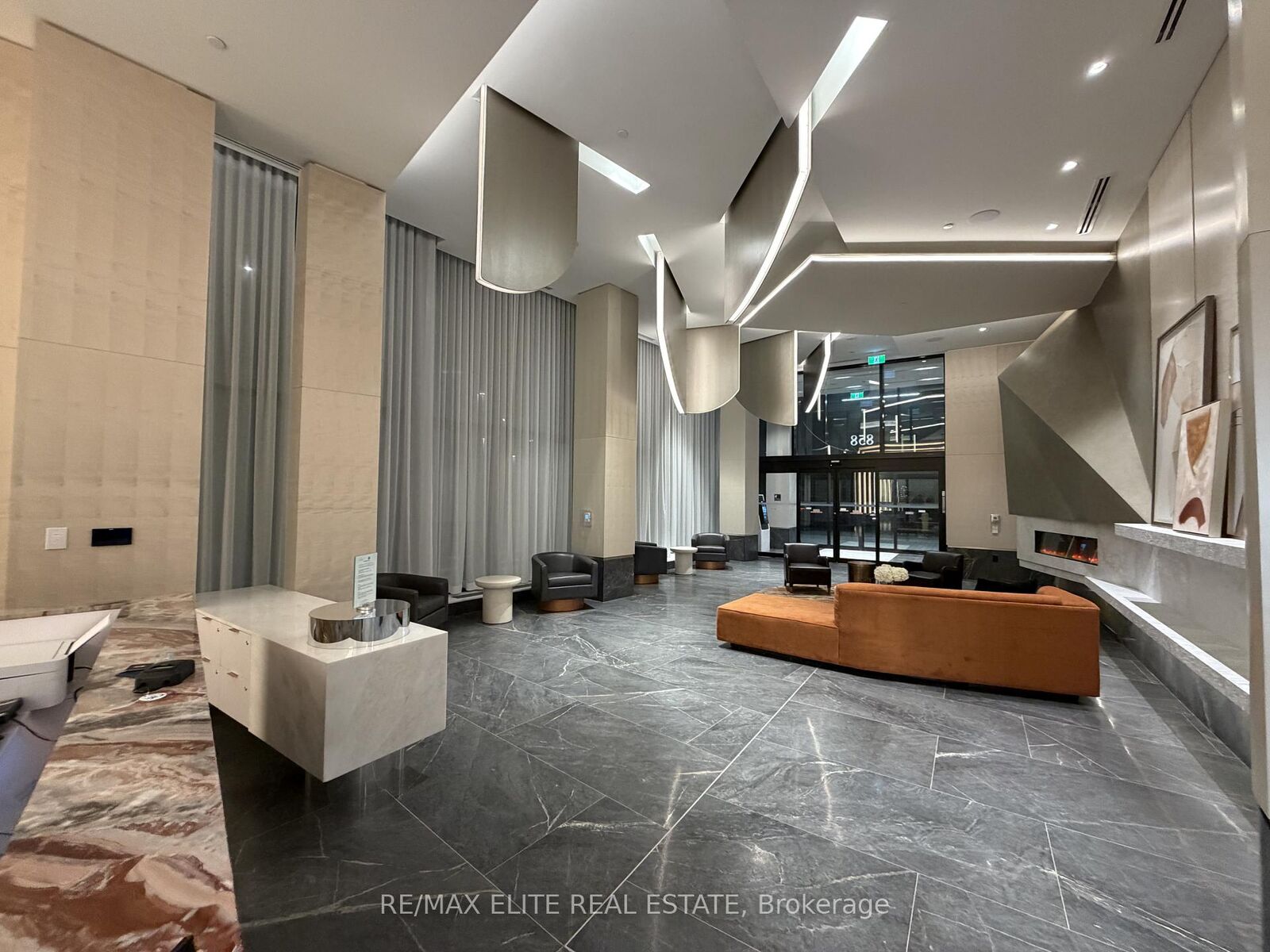 Property Photo:  858 Dupont Street Ph07  ON M6G 0C1 