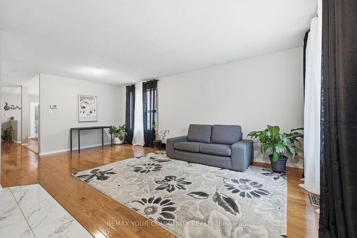 Property Photo:  57 Kingsridge Road  ON L4W 8V2 