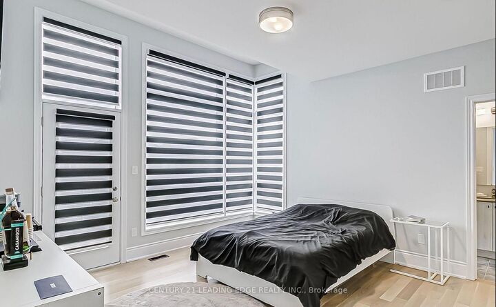 Property Photo: 37 Woodhaven Avenue ON L4G 3Y1