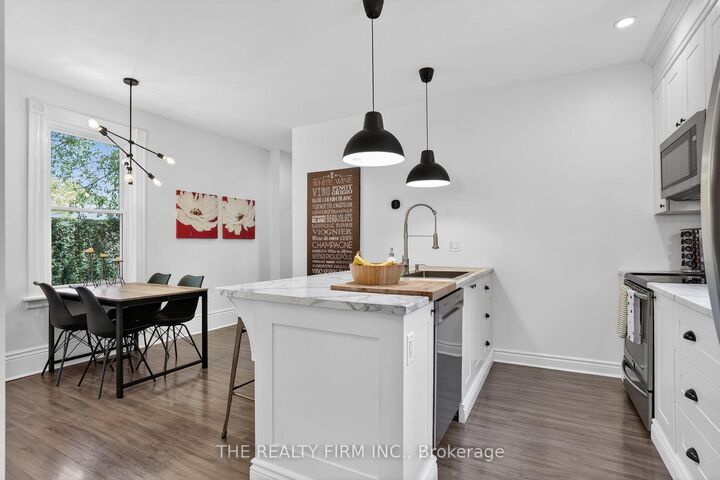Property Photo: 17 Woodward Avenue ON N6H 2G6