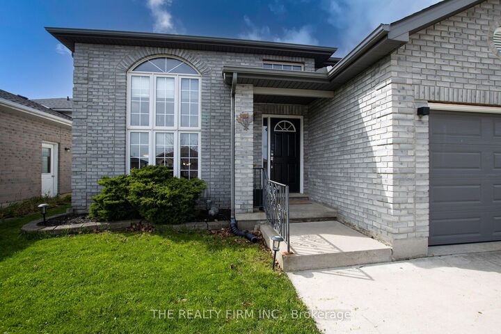 Property Photo:  41805 North Street  ON N5P 4L7 