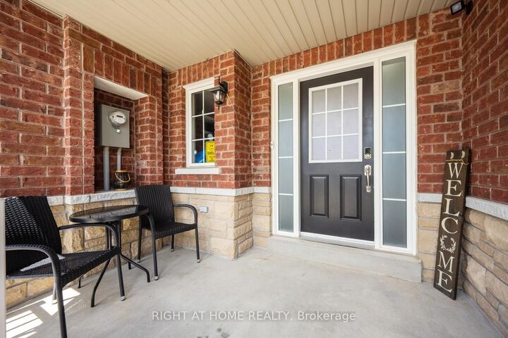 Property Photo: 47 Oklahoma Drive ON L6P 3J7
