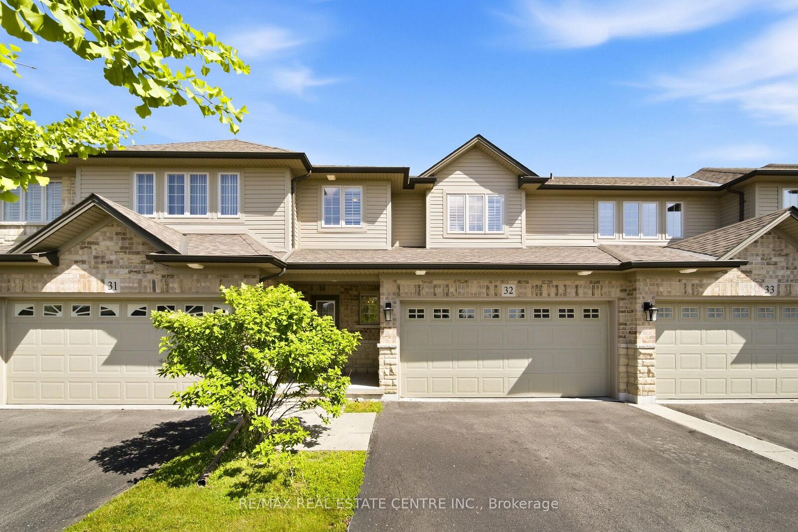 Property Photo: 441 Stonehenge Drive 32 ON L9K 0A2