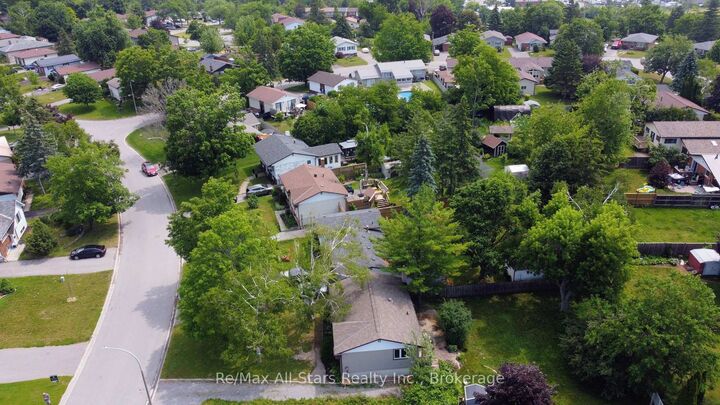 Property Photo: 1886 Croftdale Crescent ON K9K 1J8