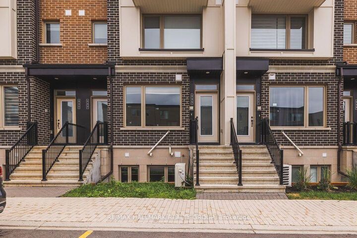 Property Photo: 535 Ozawa Private ON K1K 4Z8