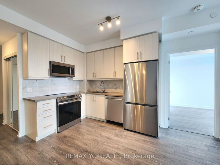 Property Photo:  95 Oneida Crescent 1407  ON L4B 0H5 
