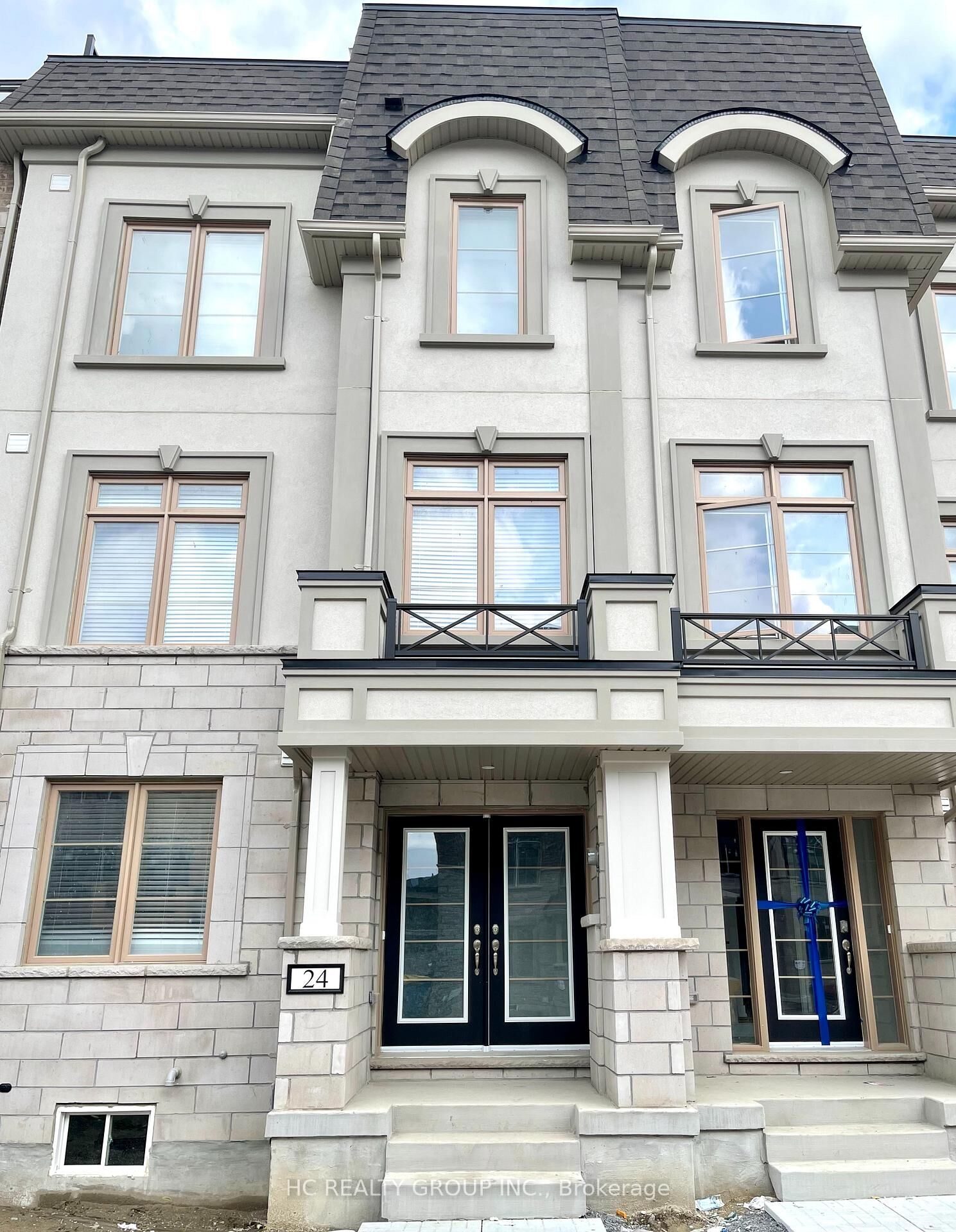 Property Photo: 24 Guardhouse Crescent ON L6C 3J8