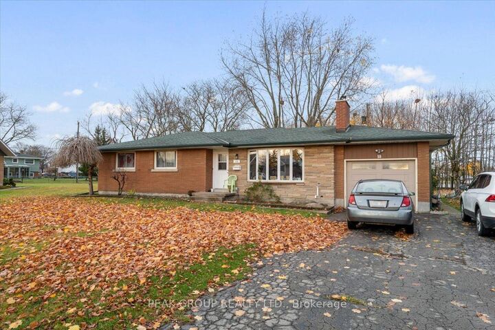 18 Karen Crescent — photo 1
