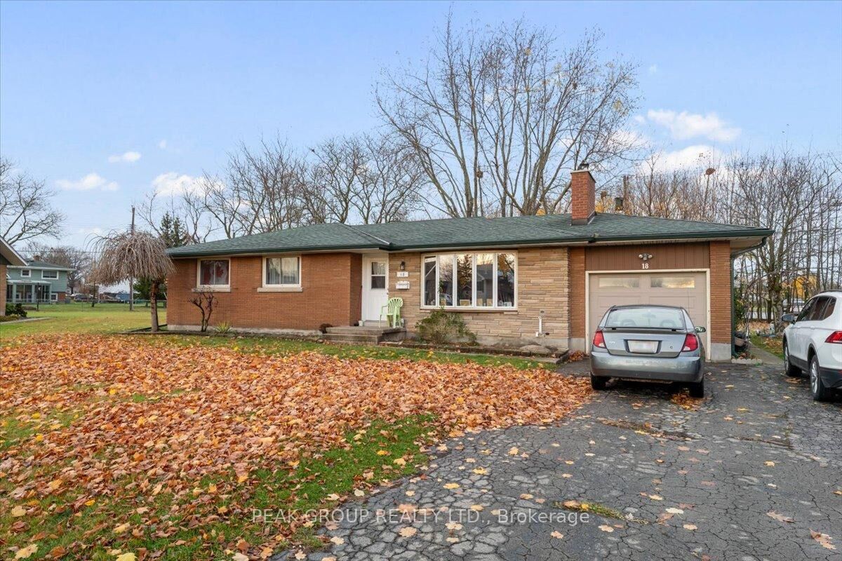 Property Photo: 18 Karen Crescent ON L3C 2Y6