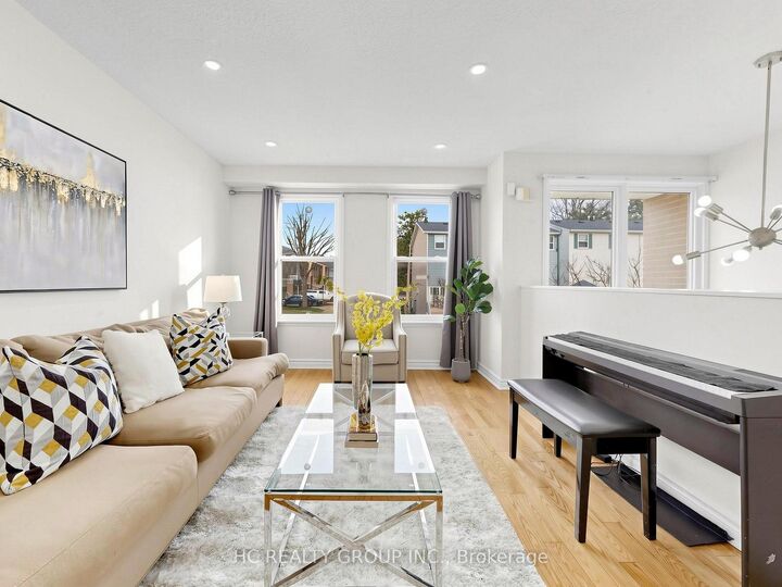 Property Photo: 1742 John Street 36 ON L3T 1Y9