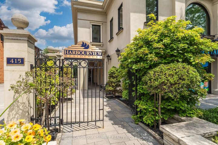 Property Photo: 415 Locust Street 602 ON L7S 2J2