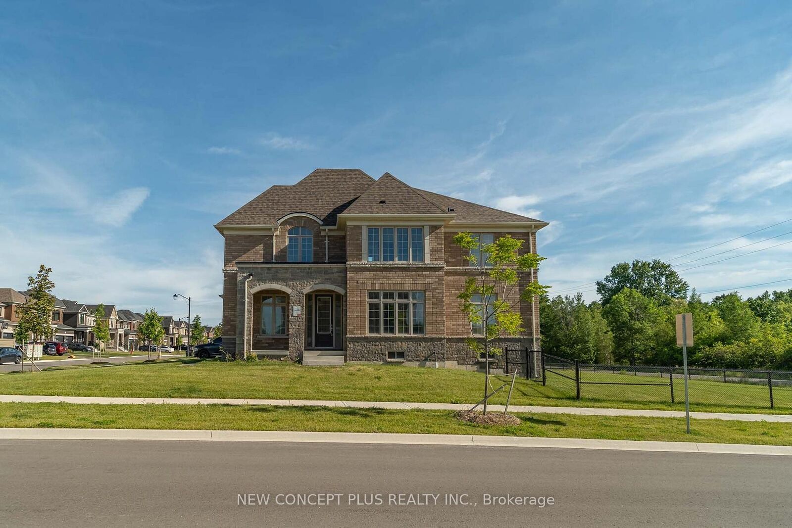 Property Photo:  1 Humingbird Grove  ON L0G 1W0 
