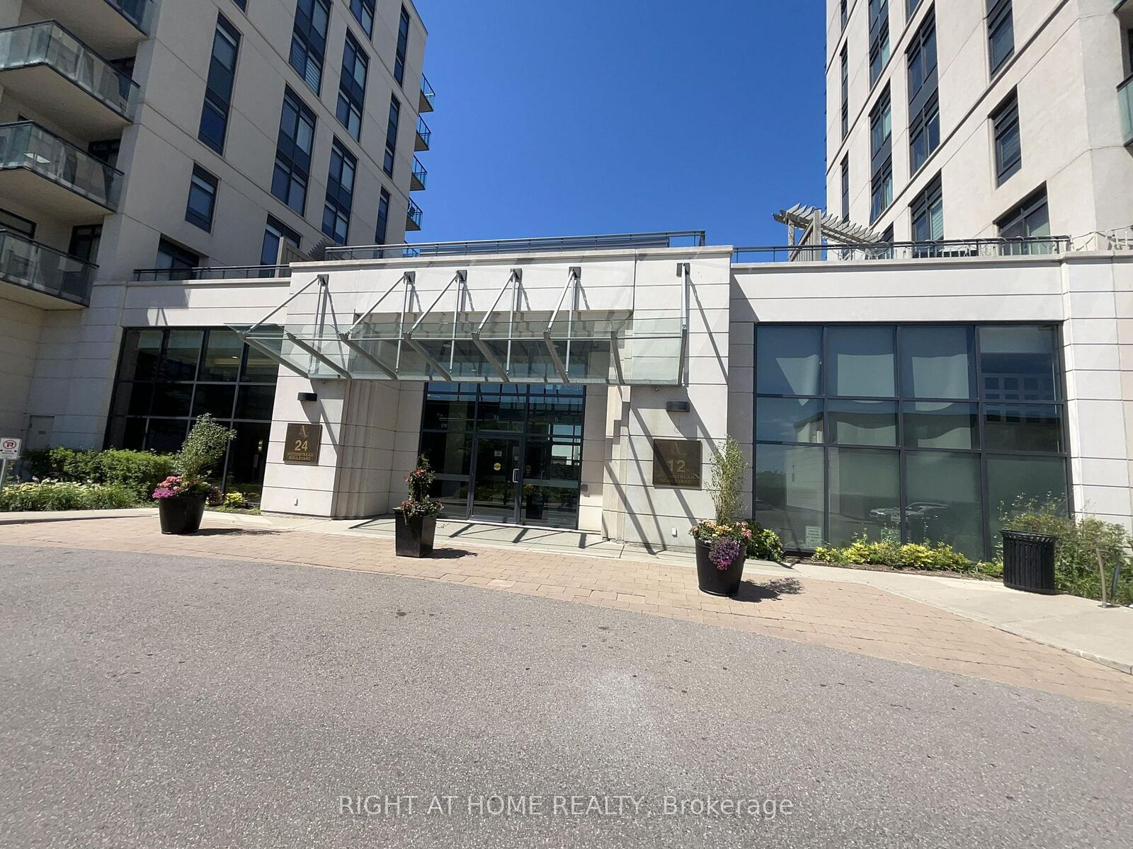 Property Photo:  12 Woodstream Boulevard 206  ON L4L 8C3 