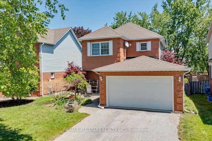 Property Photo: 66 Kyle Crescent ON L4P 3P6