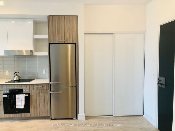 Property Photo:  11 Lillian Street 506  ON M4S 0C3 