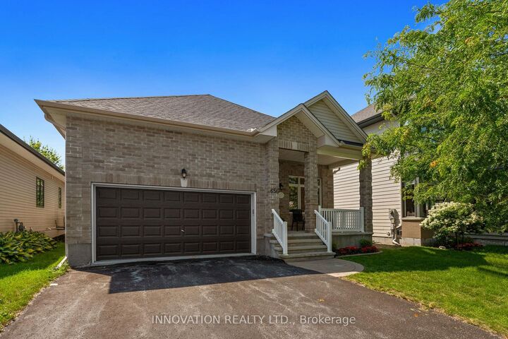 Property Photo:  656 Bridleglen Crescent  ON K2M 0H2 