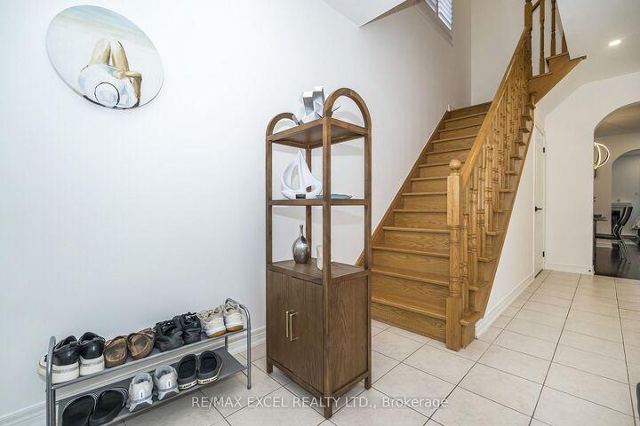 Property Photo: 129 Lewis Honey Drive ON L4G 0J3
