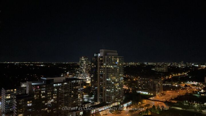 Property Photo: 117 McMahon Drive 2509 ON M2K 2X9