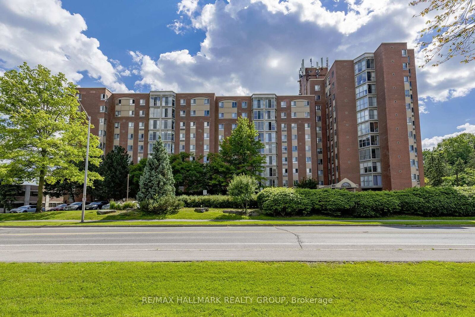 Property Photo: 960 Teron Road 1104 ON K2K 2B6