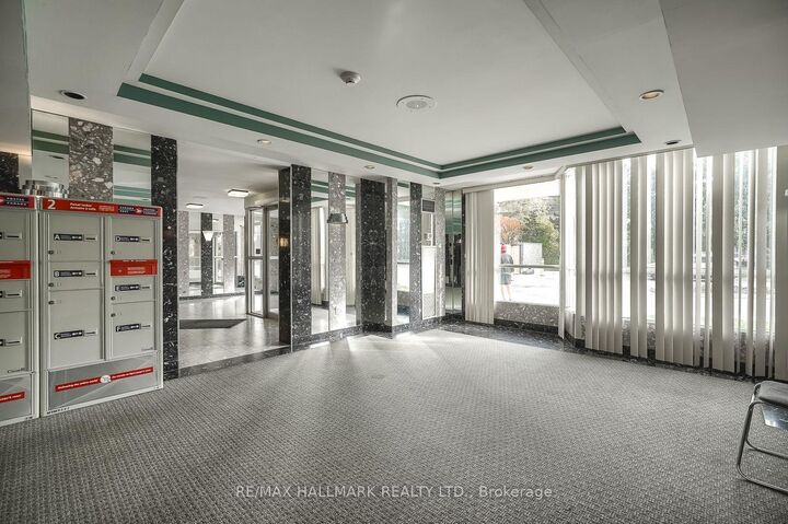 Property Photo:  3077 Weston Road 1705  ON M9M 3A1 