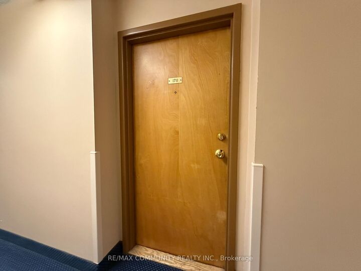 Property Photo: 3050 Ellesmere Road 1711 ON M1E 5E6