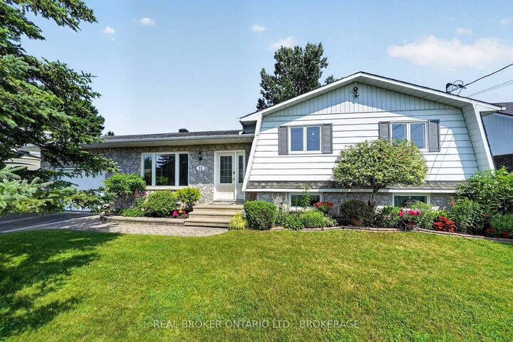 11 Albert Street — photo 1