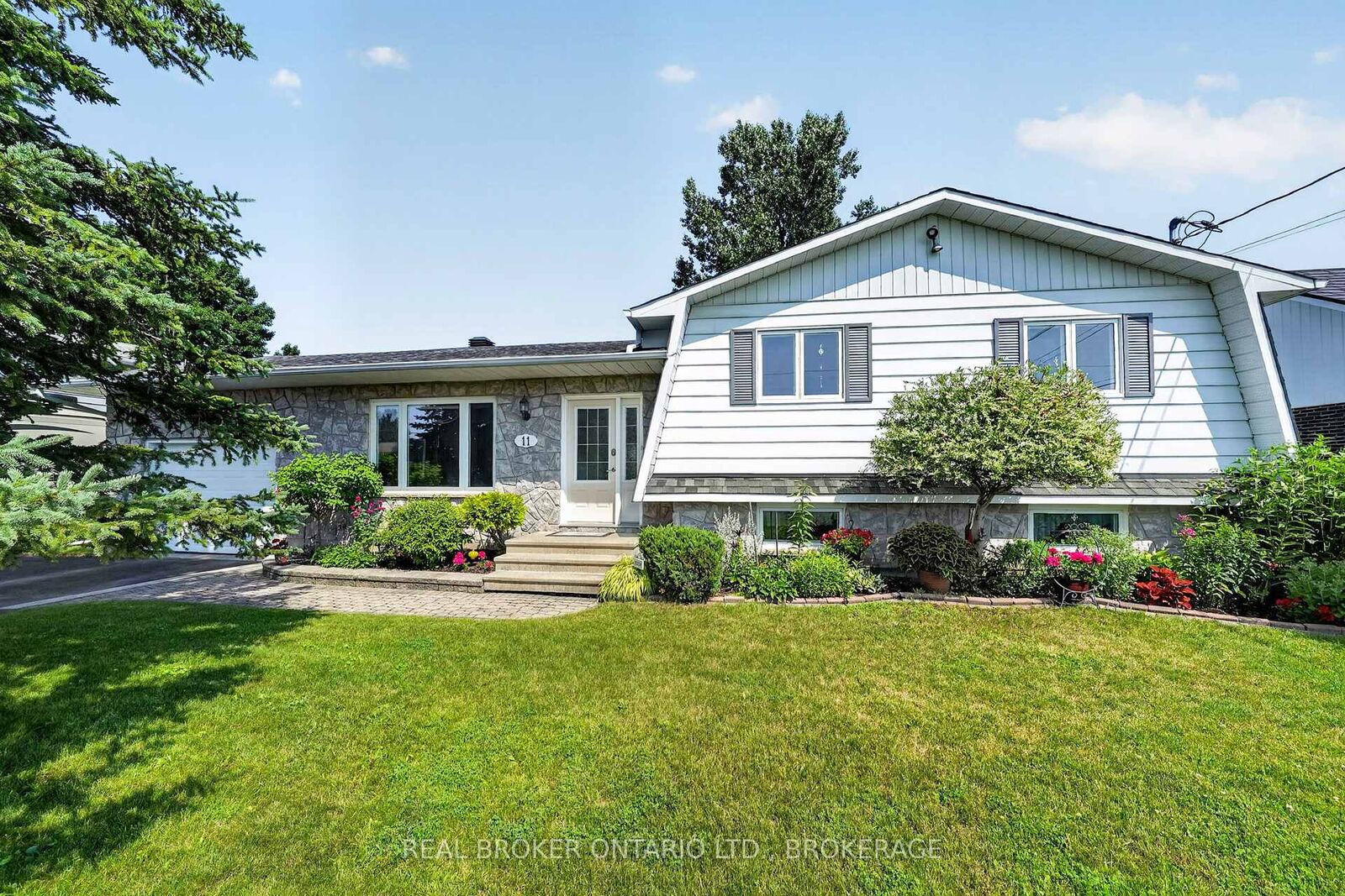 Property Photo: 11 Albert Street ON K0A 1M0