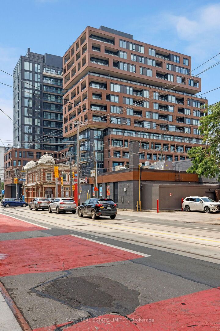 Property Photo:  270 Dufferin Street 1012  ON M6K 0H8 