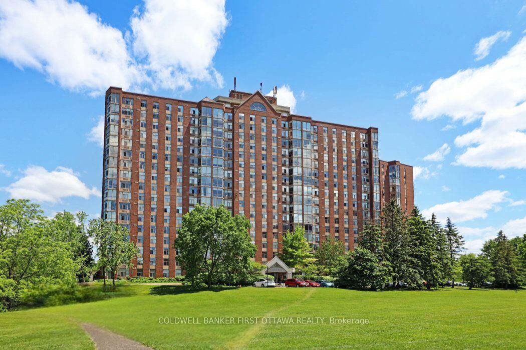 Property Photo:  2759 Carousel Crescent 307  ON K1T 2N5 