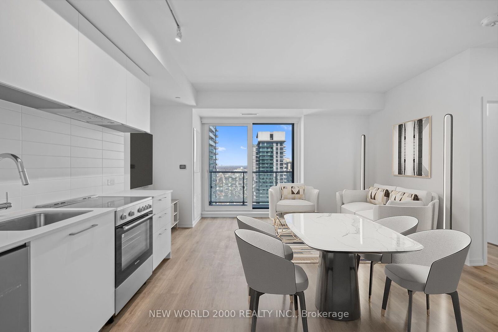 Property Photo:  101 Roehampton Avenue 1512  ON M4P 2W2 
