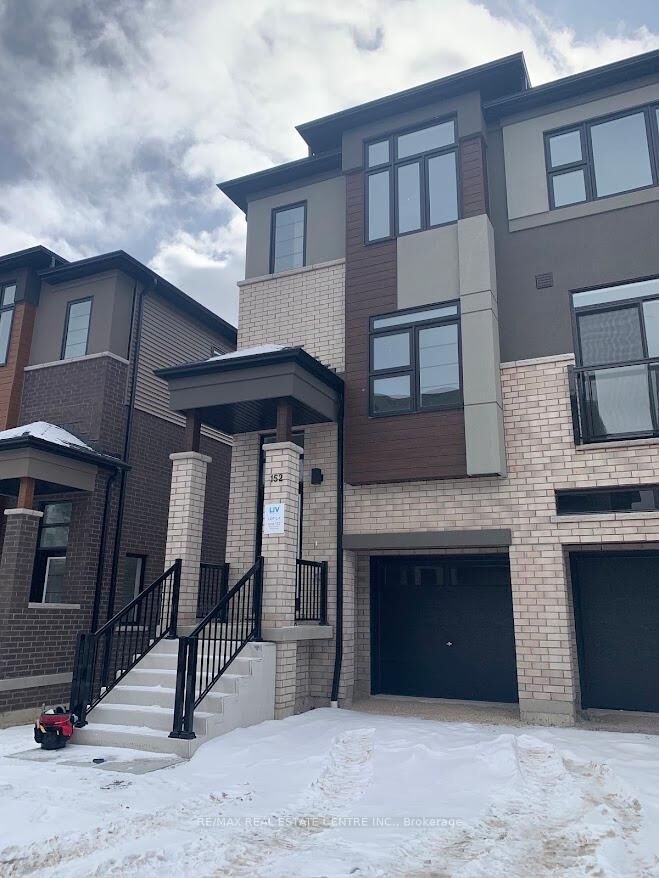 Property Photo:  660 Colborne Street W 152  ON N3T 0Y7 