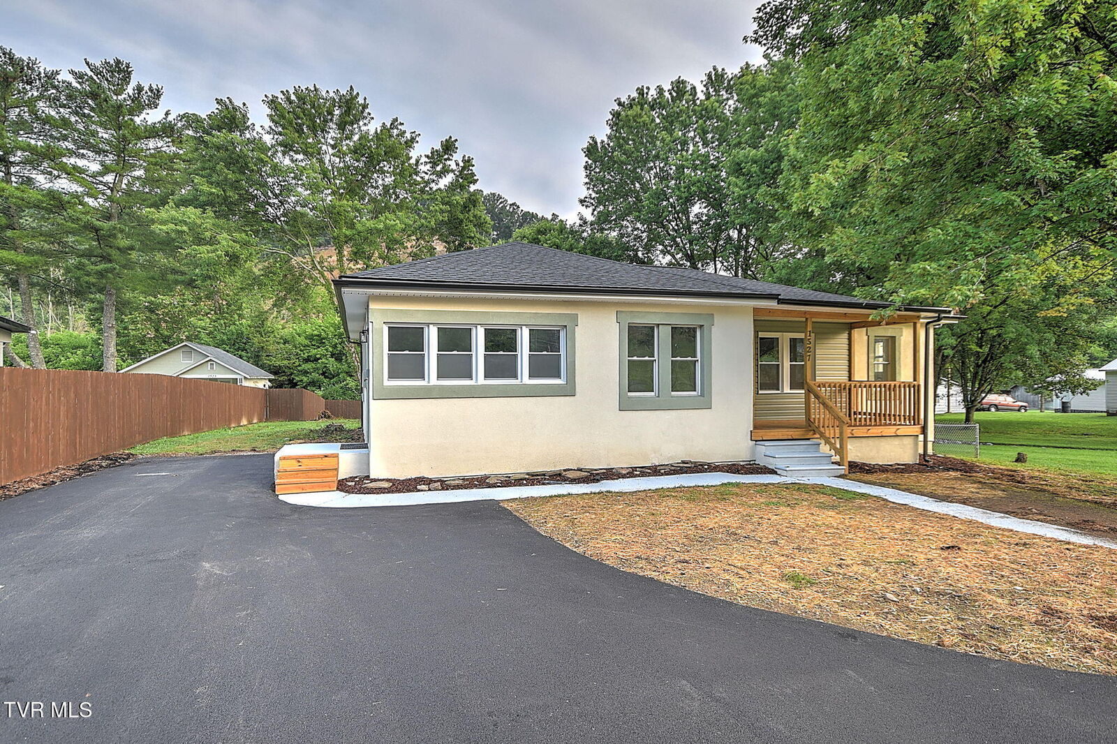 Property Photo:  1527 Gray Station Sulpher Springs Road  TN 37659 