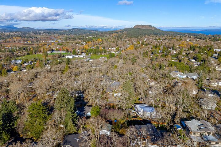 Property Photo:  1540 Athlone Dr  BC V8P 2T1 