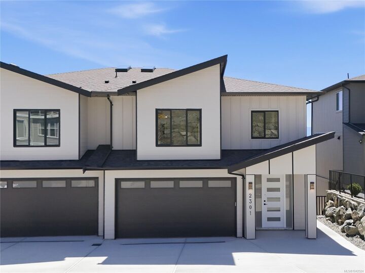 2301 Hudson Terr — photo 1