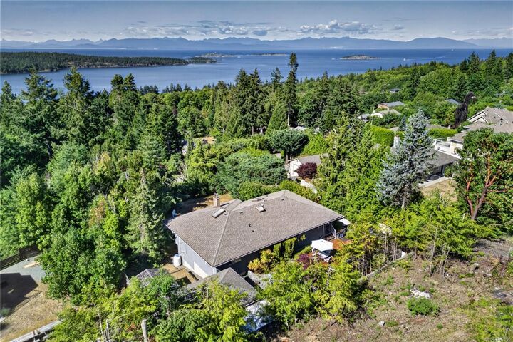 Property Photo:  8109 Northwind Dr  BC V0R 2H0 