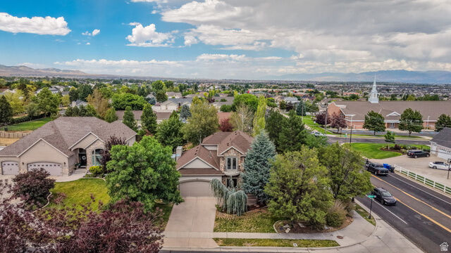 Property Photo: 5614 W Draft Horse Ct UT 84096