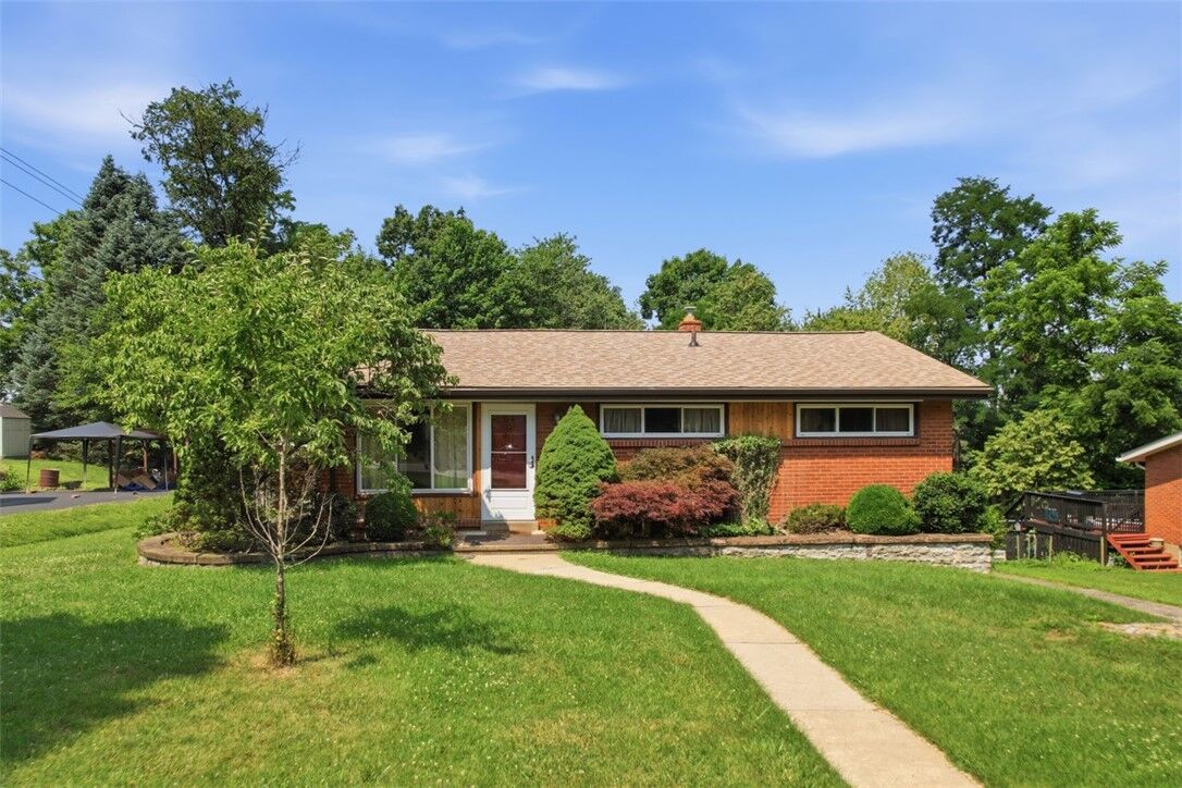 Property Photo:  307 Bayberry Dr  PA 15237 
