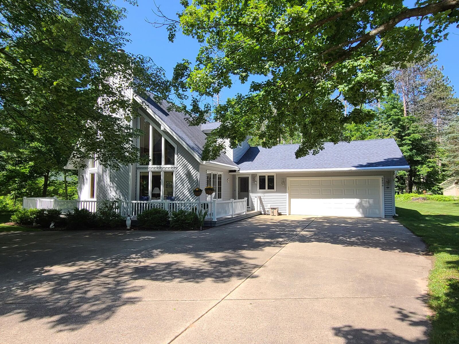 Property Photo: 6806 Saint Andrews Drive MI 49735