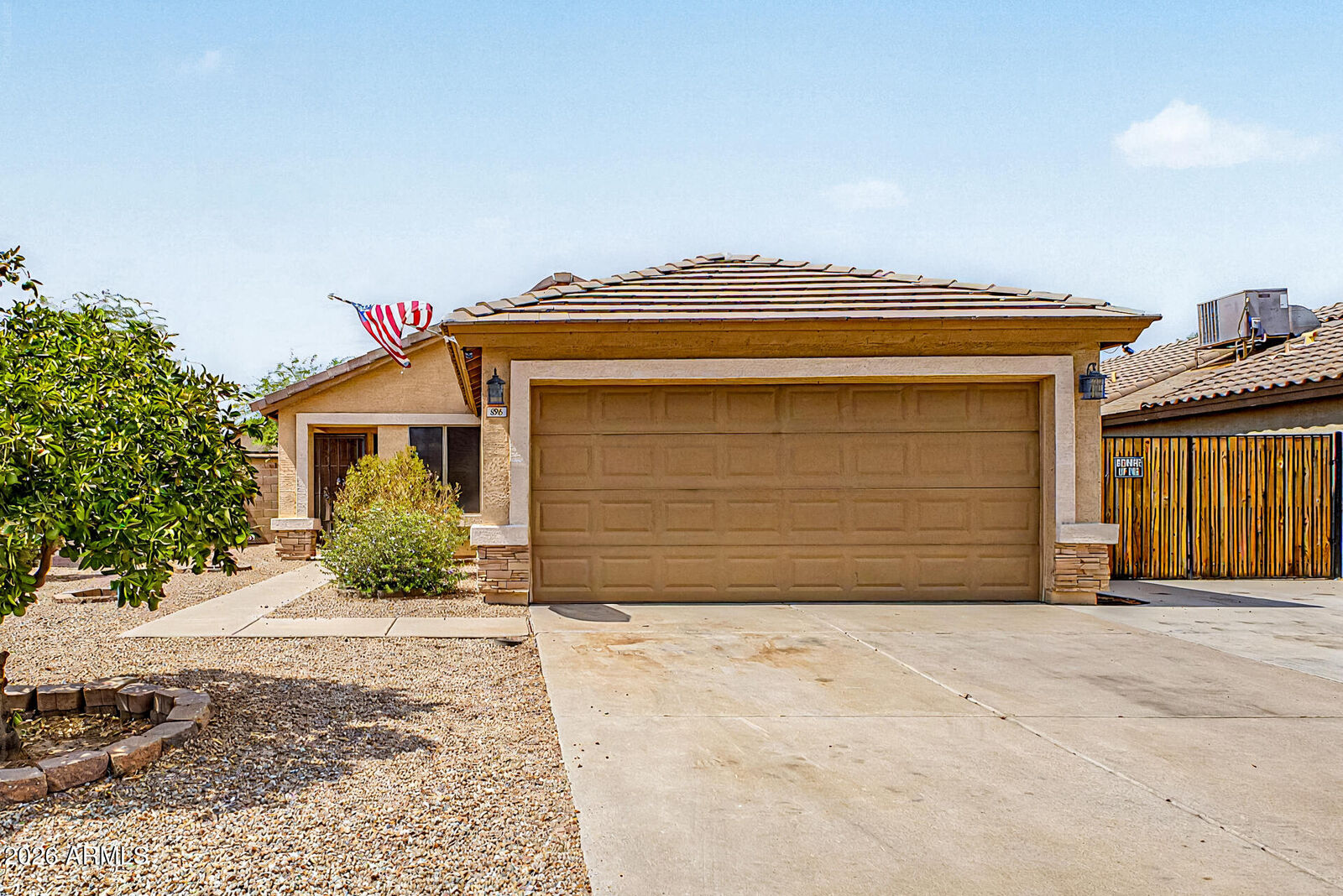 Property Photo:  896 E Graham Lane  AZ 85119 